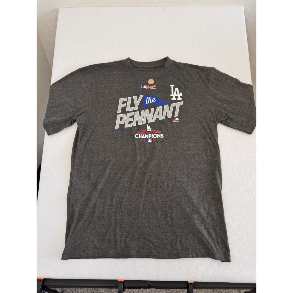 Majestic LA Dodgers Fly The Pennant 2017 NL Champions Shirt Sz XLT Gray NWOT